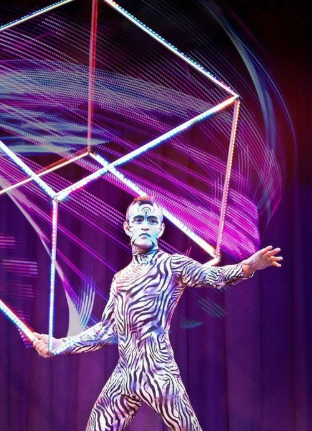 عروض السيرك (Cube Juggling)